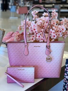 MICHAEL KORS Sheila Large Ombre Signature Logo Tote Bag and wallet Set
Carnation